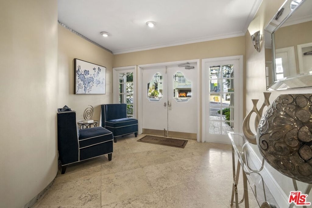 8550 Holloway Drive - Photo 24
