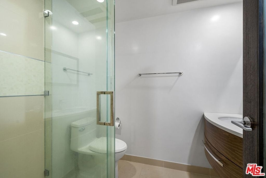 8550 Holloway Drive - Photo 13