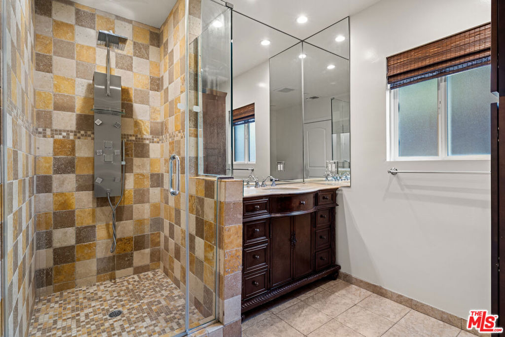 4530 Bakman Avenue - Photo 10