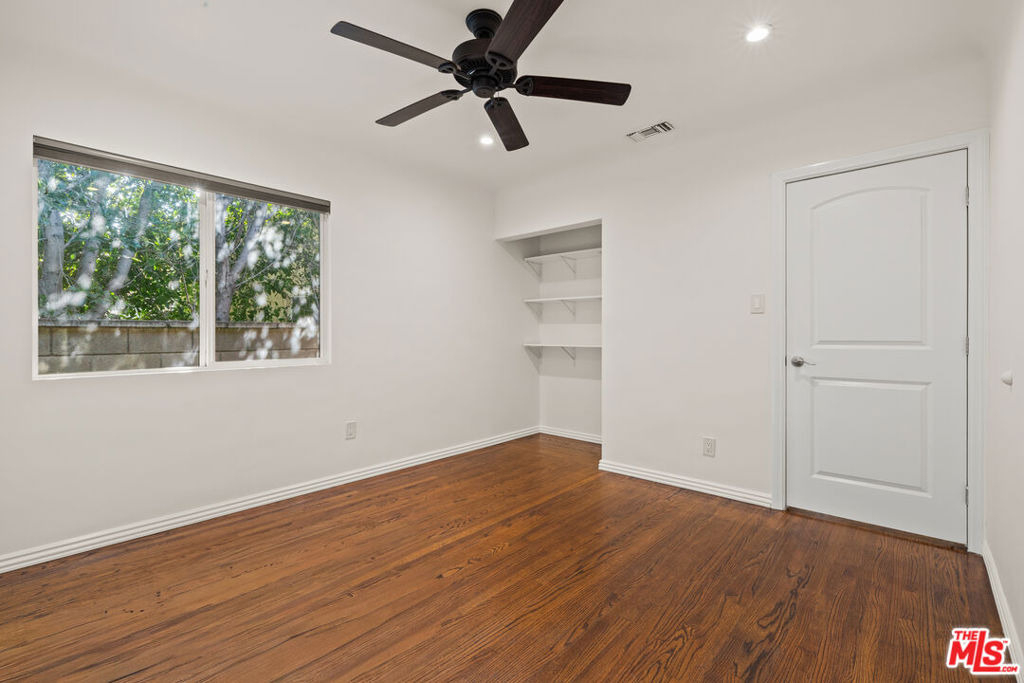 4530 Bakman Avenue - Photo 12