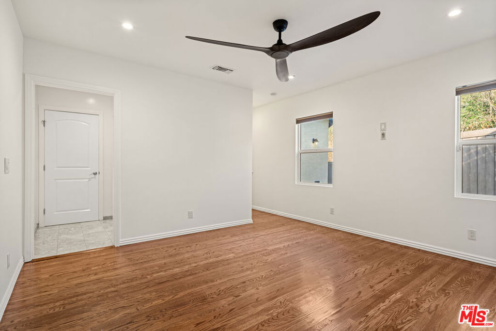 4530 Bakman Avenue - Photo 13