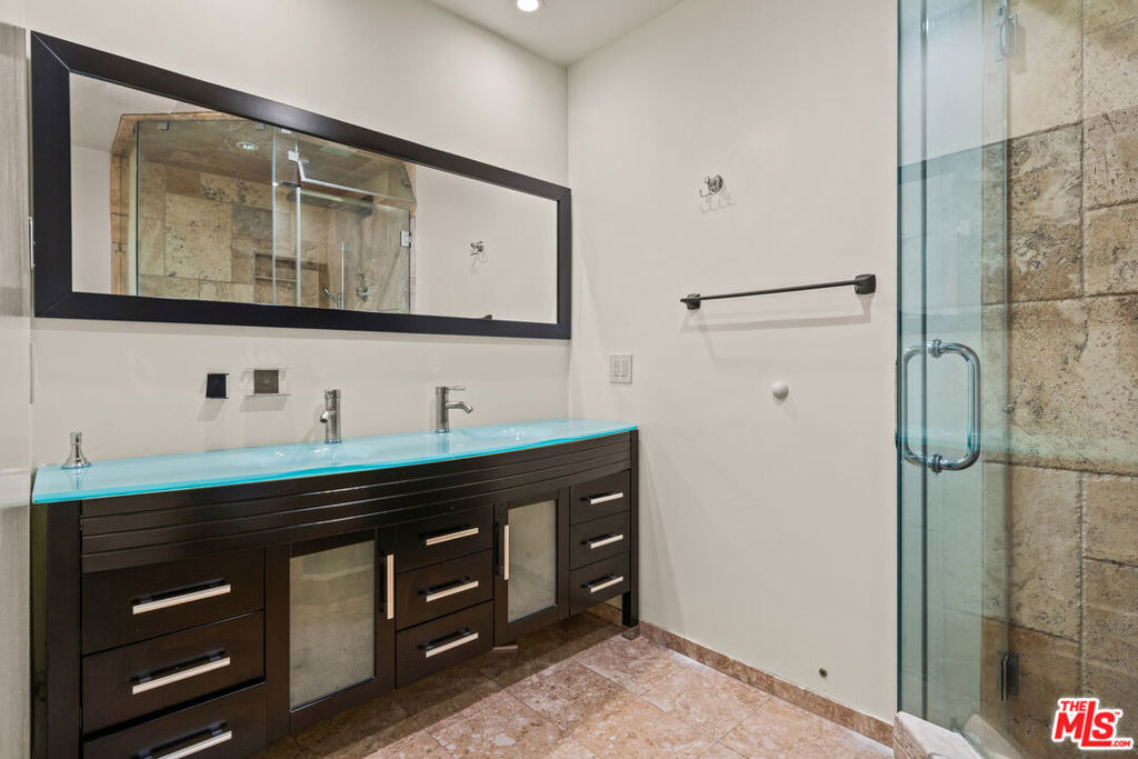 4530 Bakman Avenue - Photo 14