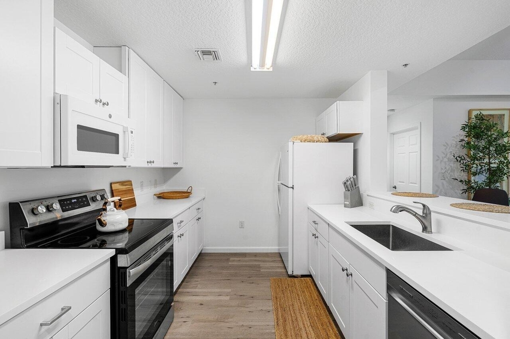 1209 Main Street - Photo 4