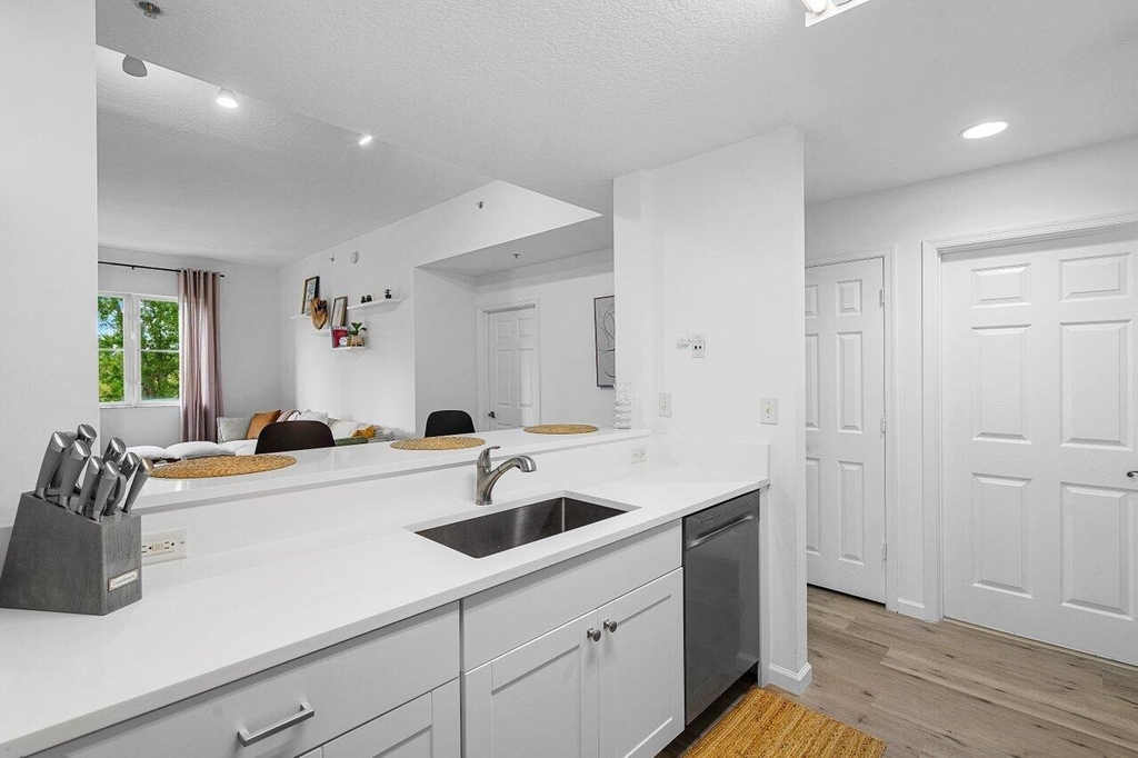 1209 Main Street - Photo 7