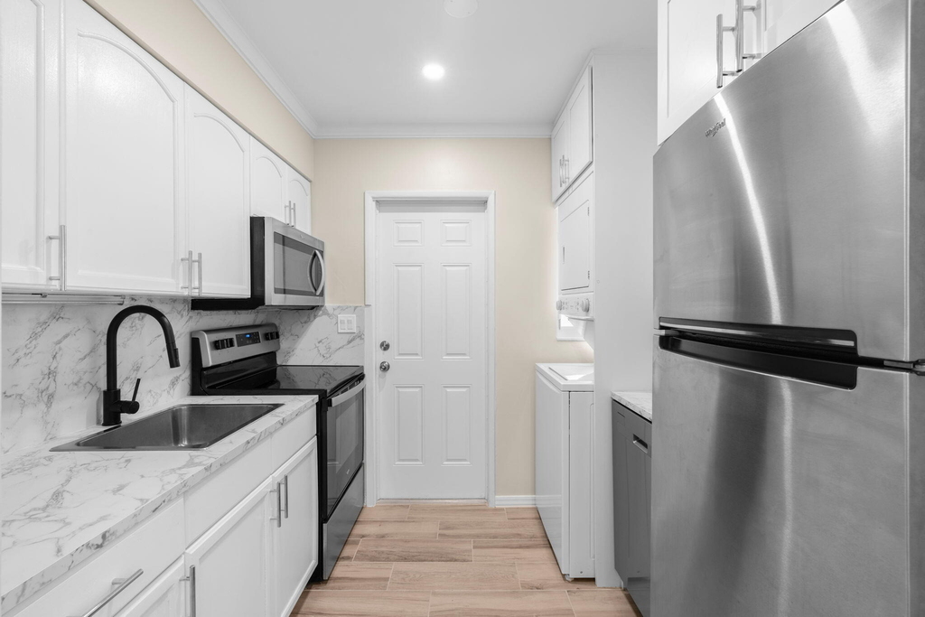 1541 Ne 15th Avenue - Photo 8