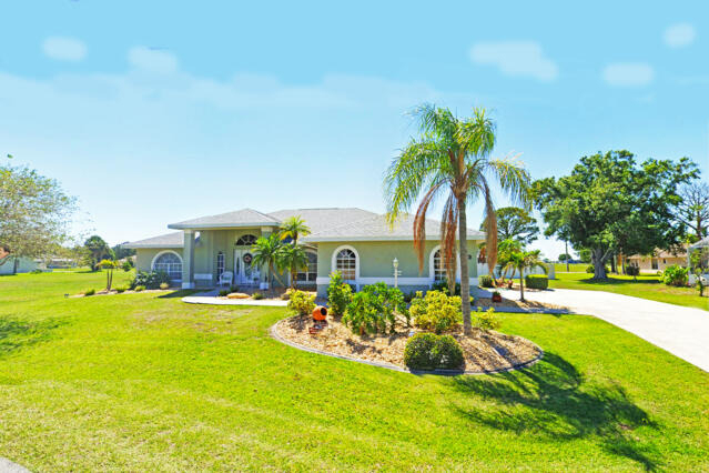 424 Holly Drive - Photo 1
