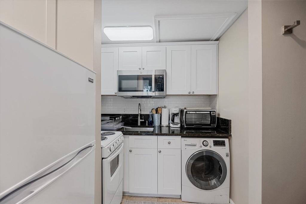11842 Pebblewood Drive - Photo 7