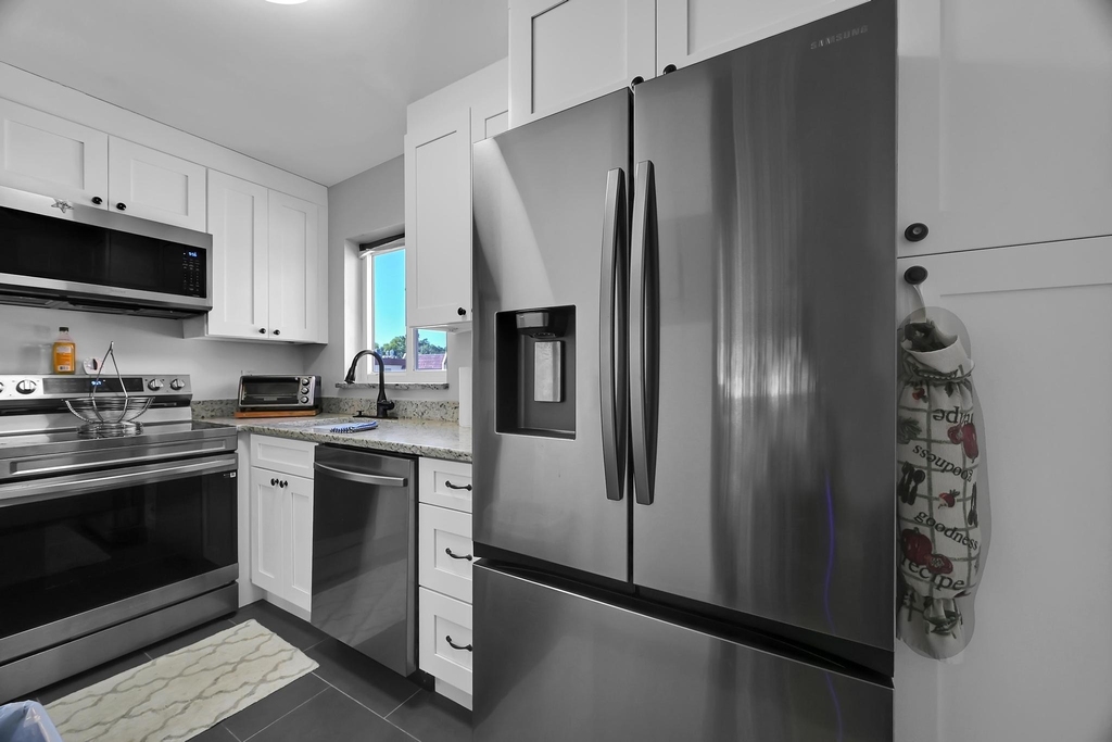 203 Lake Carol Drive - Photo 3
