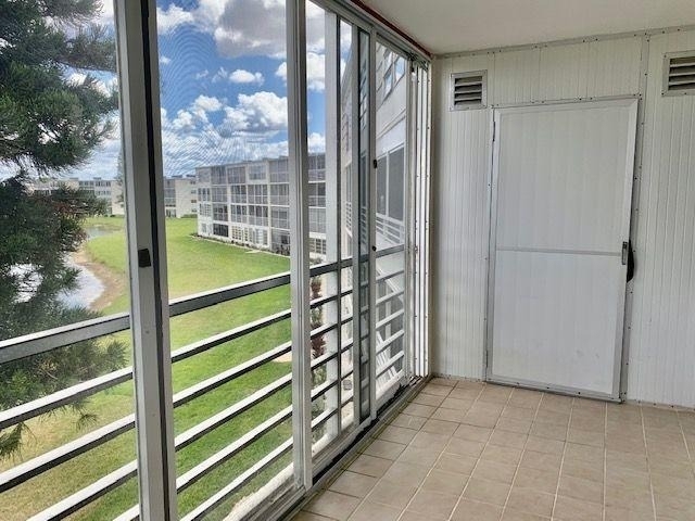 3063 Ainslie D - Photo 10