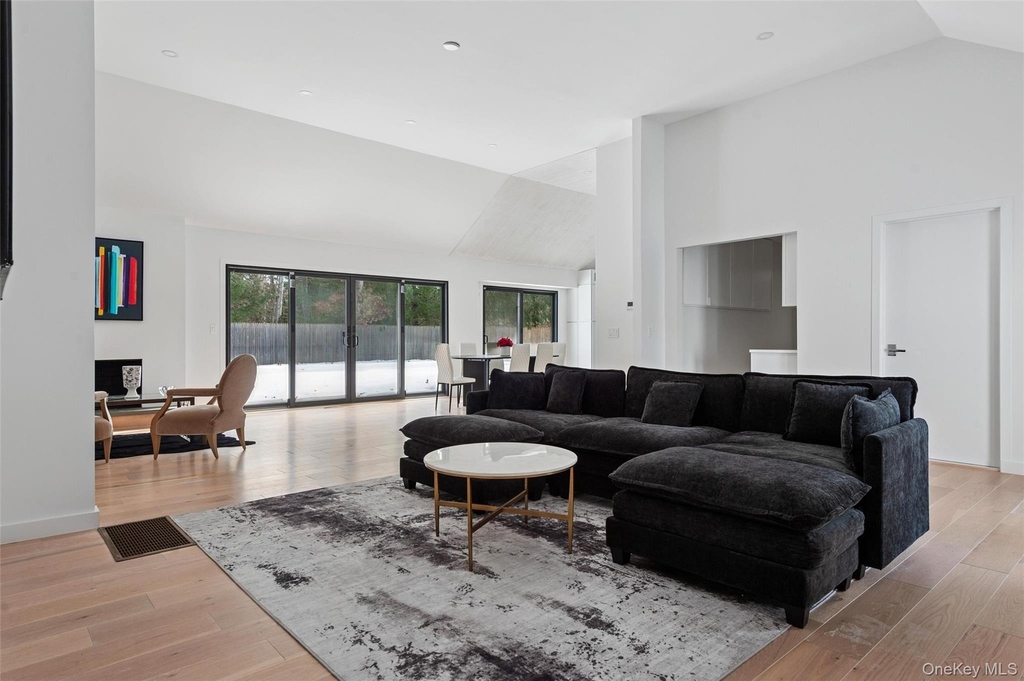 10 Hampton Street - Photo 3