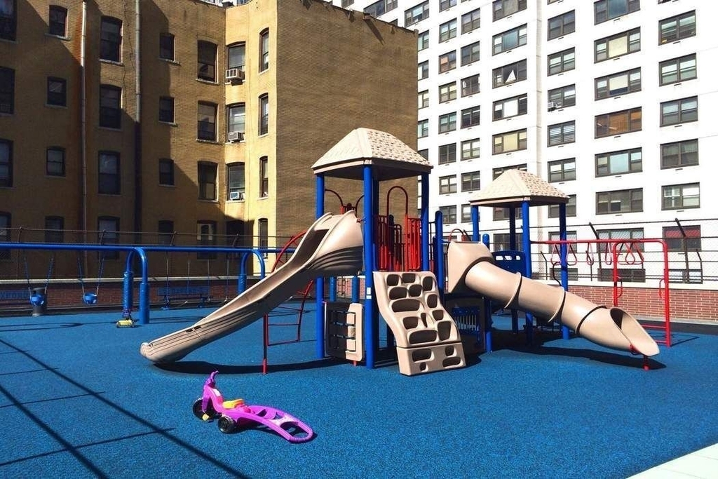 422 E 72nd Street - Photo 19