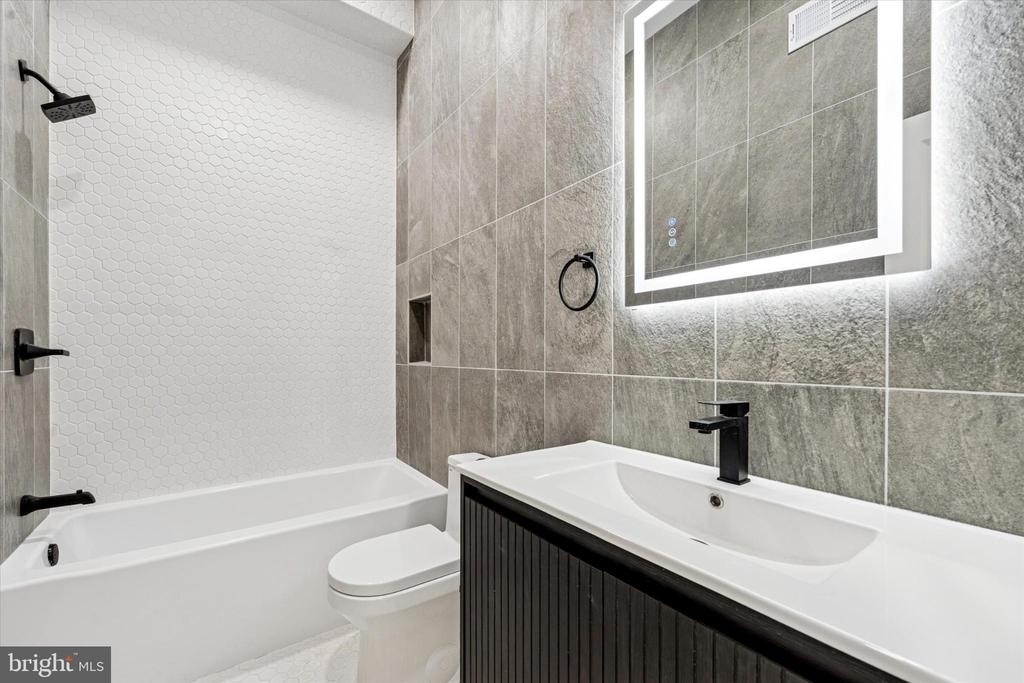 2424 W Thompson Street - Photo 10