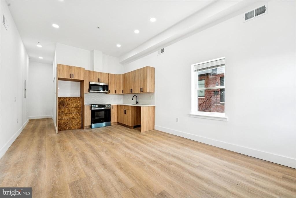 2424 W Thompson Street - Photo 6