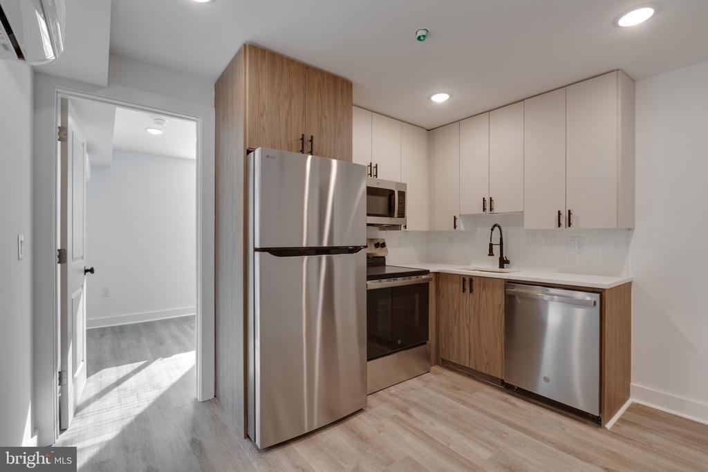 715 W Cumberland Street - Photo 0