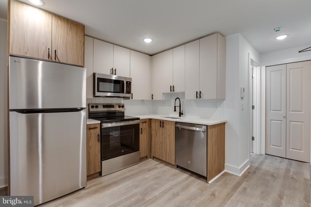 715 W Cumberland Street - Photo 11