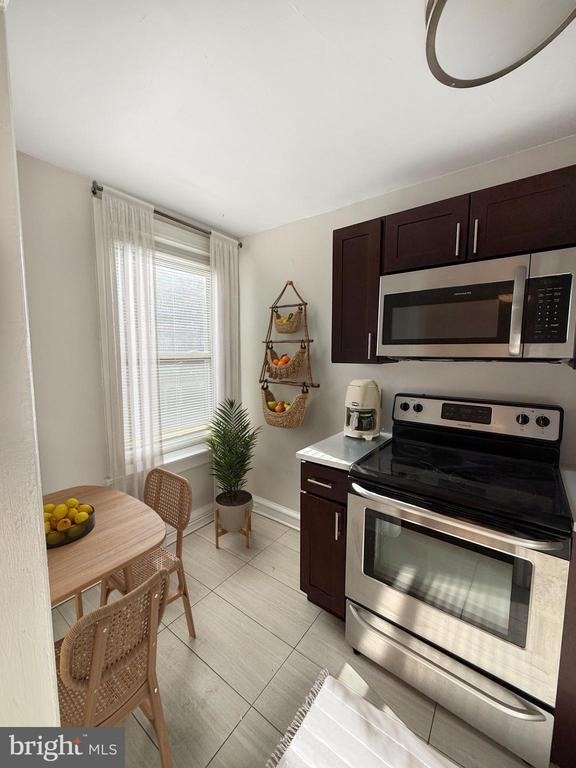 4605 Chester Avenue - Photo 2