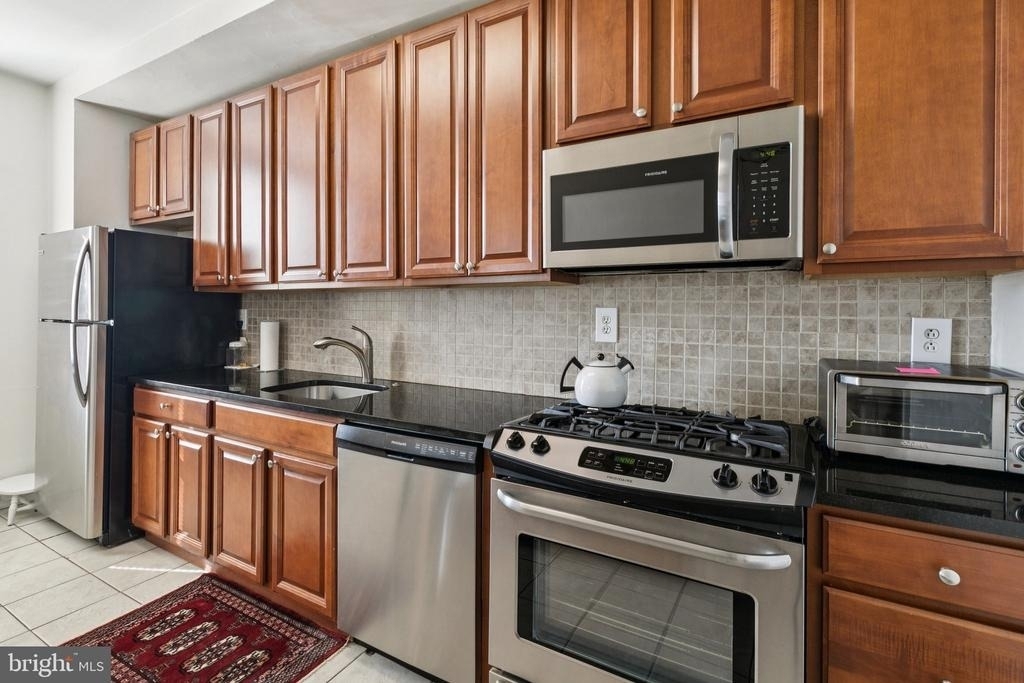 2031 Locust Street - Photo 16