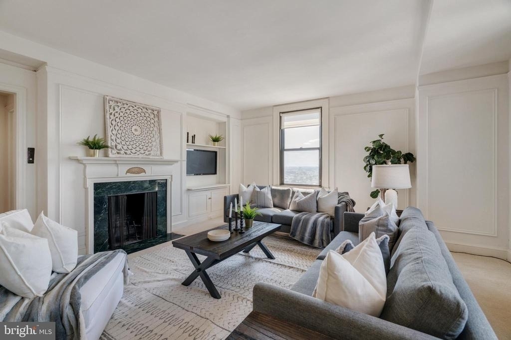 2031 Locust Street - Photo 9