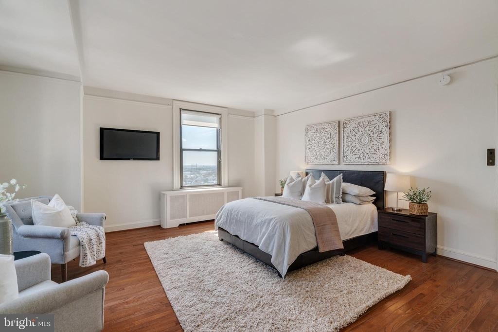 2031 Locust Street - Photo 10