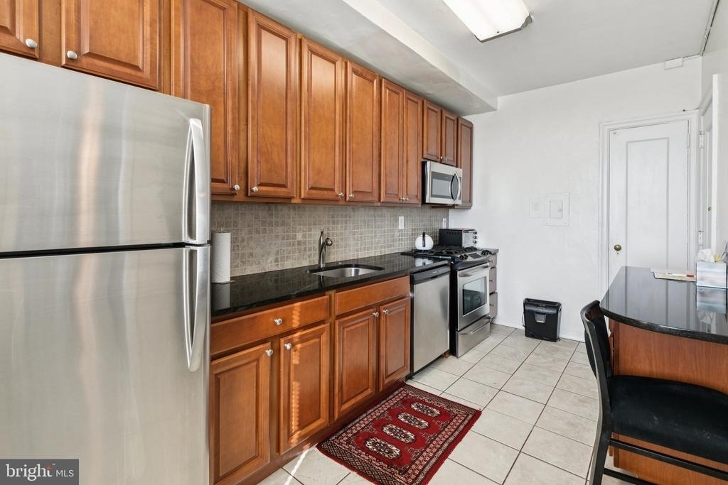2031 Locust Street - Photo 13