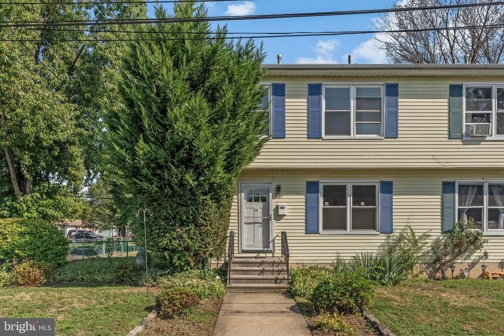341 Clarkson Street - Photo 0