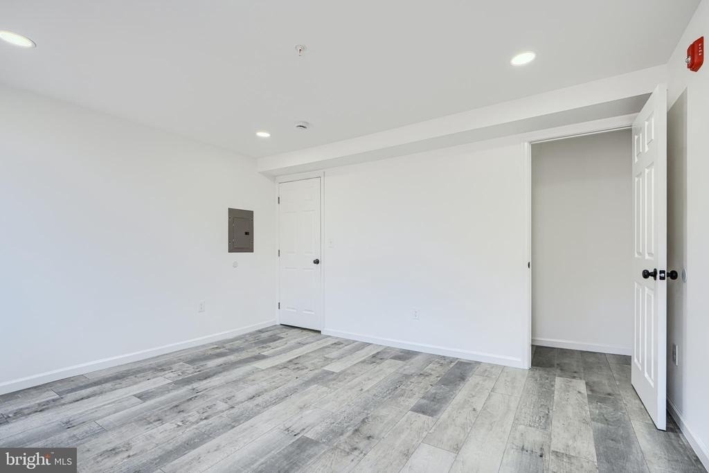7 S Carrollton Avenue - Photo 15