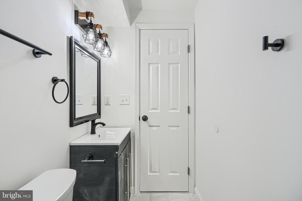 7 S Carrollton Avenue - Photo 11