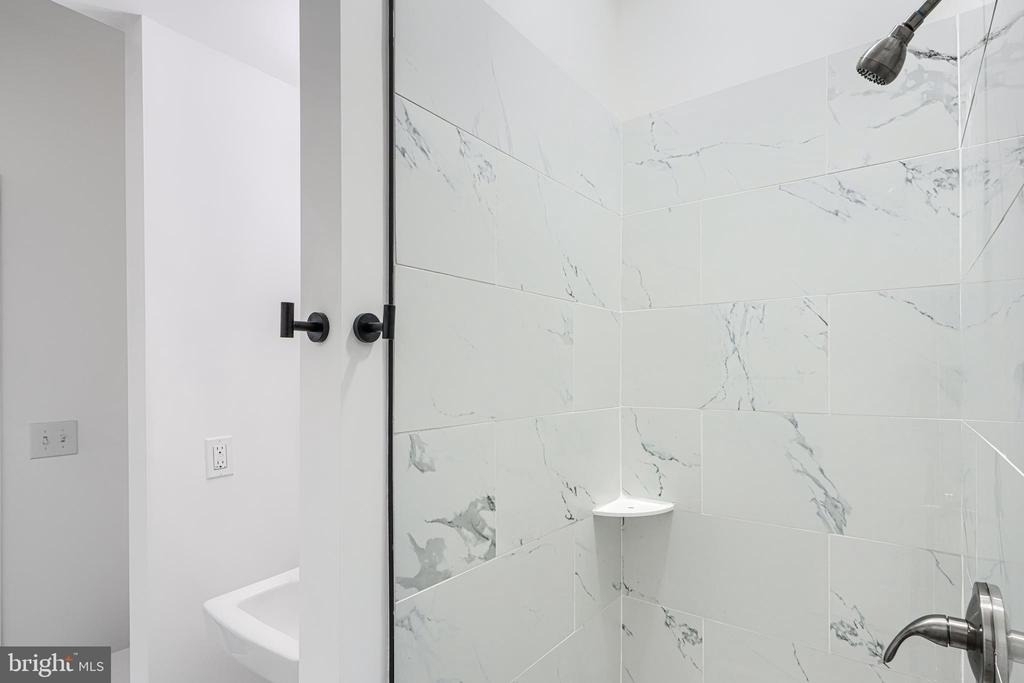 7 S Carrollton Avenue - Photo 24