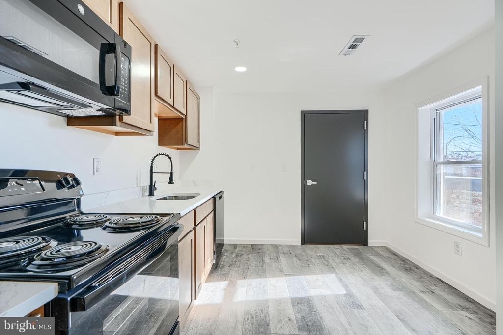 7 S Carrollton Avenue - Photo 4