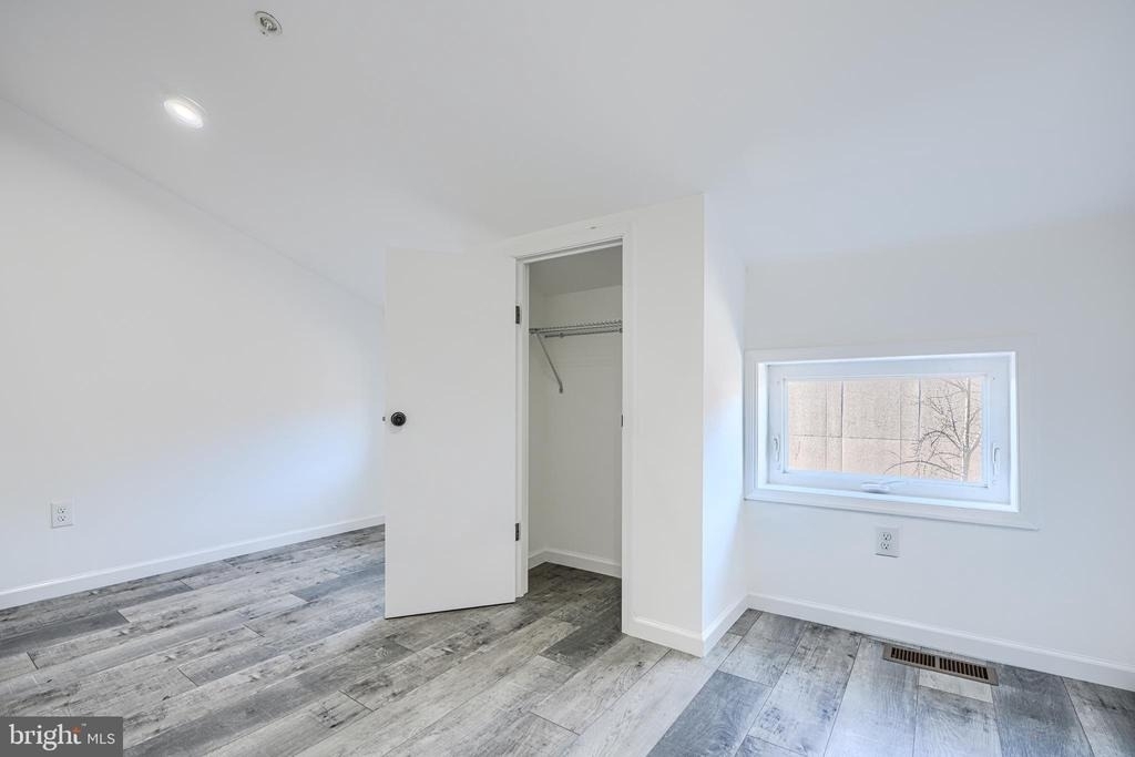 7 S Carrollton Avenue - Photo 21
