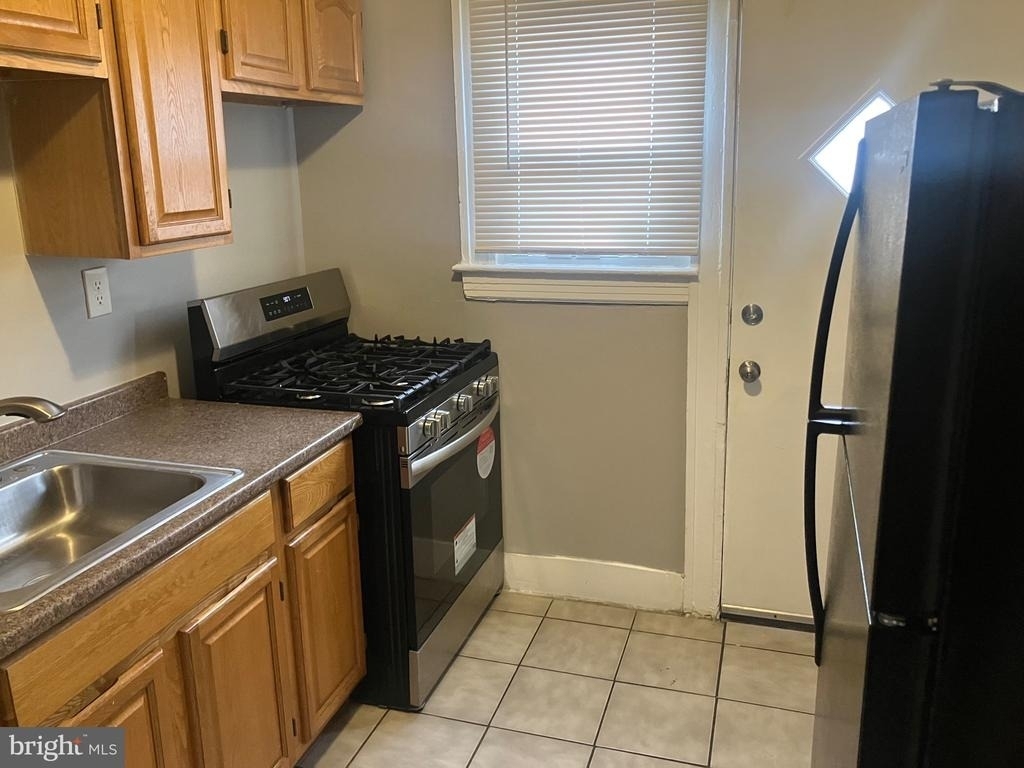 2540 Aisquith Street - Photo 3