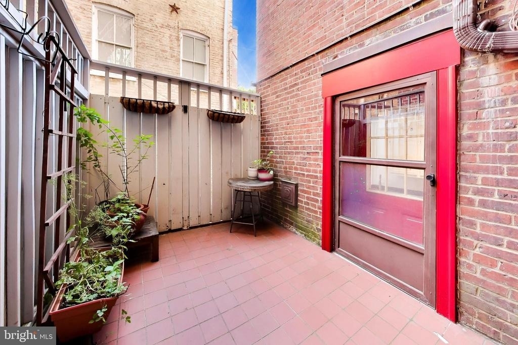 3014 Dent Place Nw - Photo 5