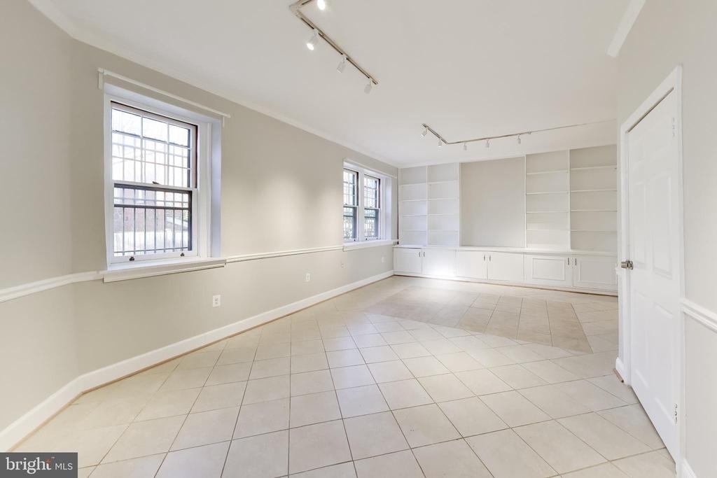 3014 Dent Place Nw - Photo 8