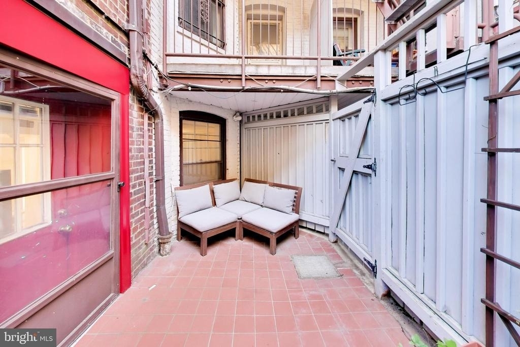 3014 Dent Place Nw - Photo 4
