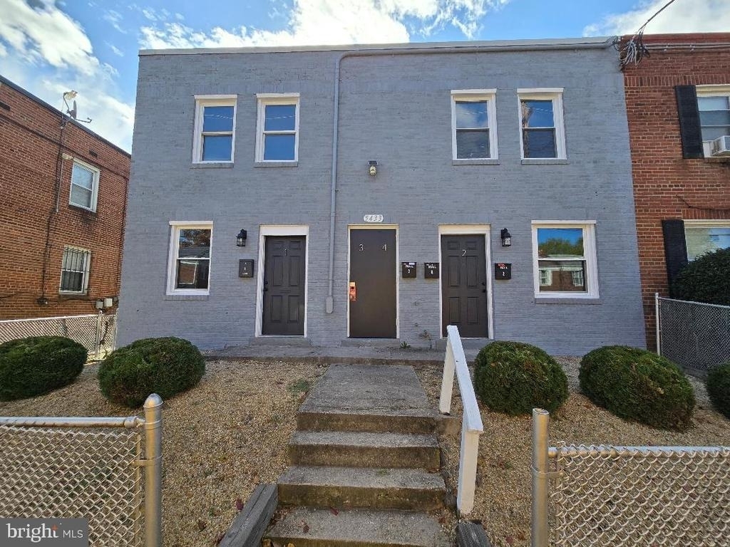 5433 C Street Se - Photo 5