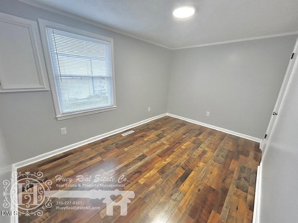 201 E Gilbreath Street - Photo 13