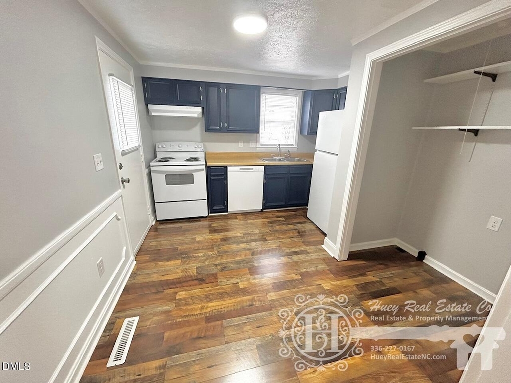 201 E Gilbreath Street - Photo 5