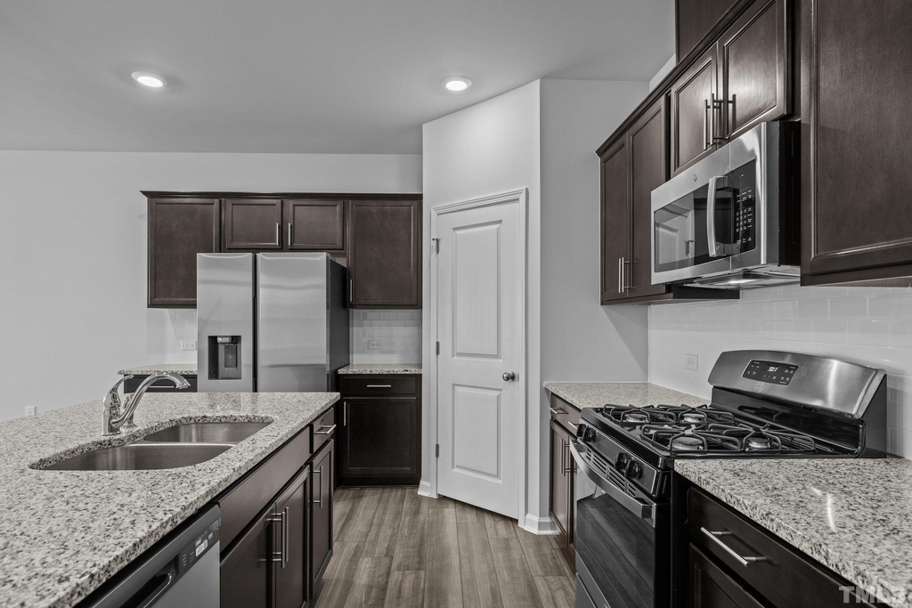 5106 Anamosa Street - Photo 22