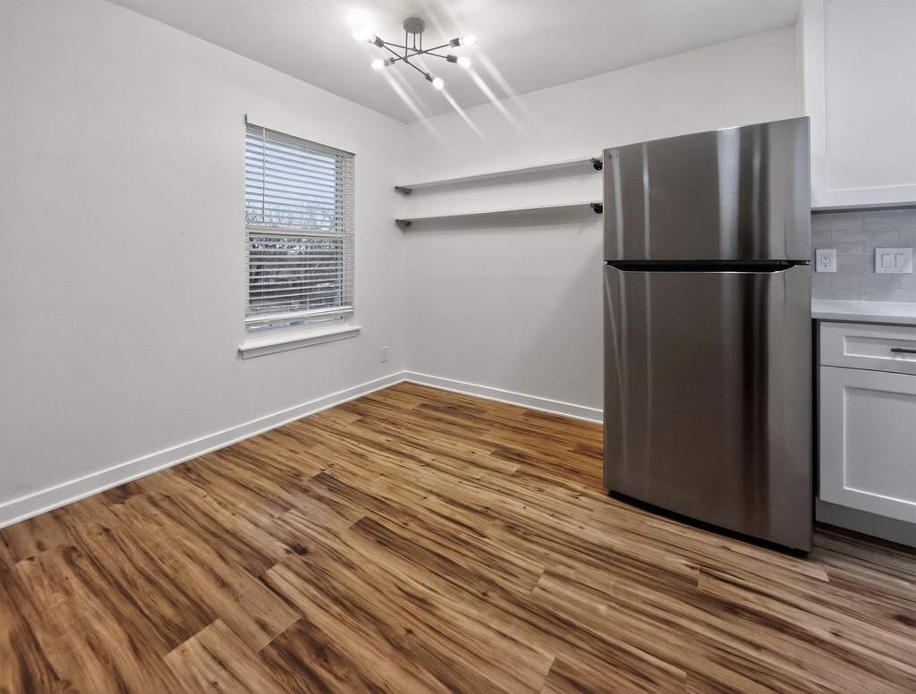 3438 Willowrun Dr - Photo 3