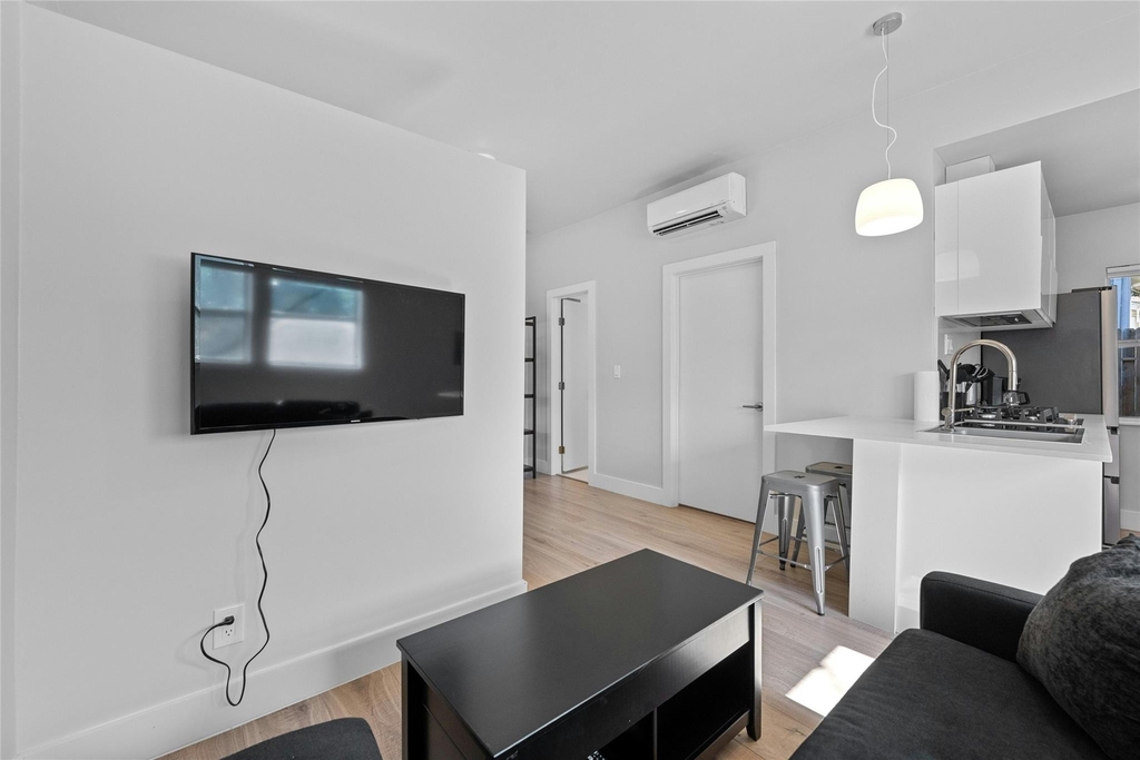 2201 Leon St - Photo 8