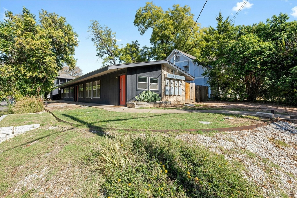 2201 Leon St - Photo 4