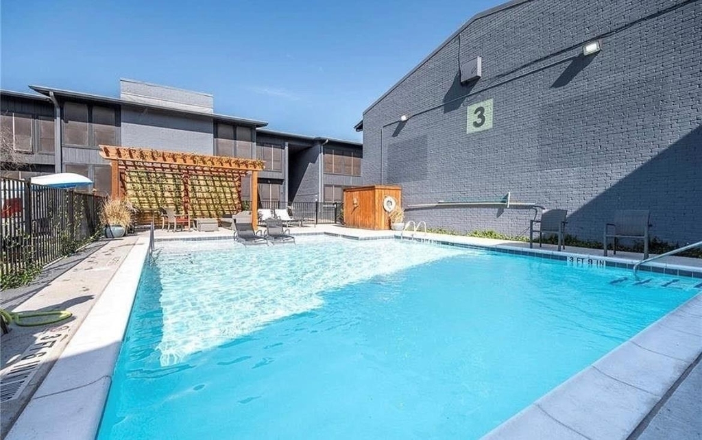 909 Reinli St - Photo 13
