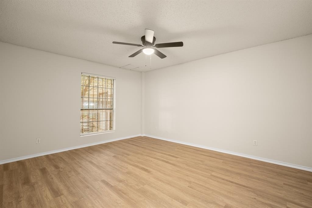 2401 Leon St - Photo 10