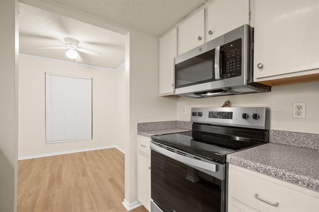 2401 Leon St - Photo 6