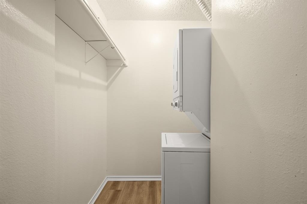 2401 Leon St - Photo 12