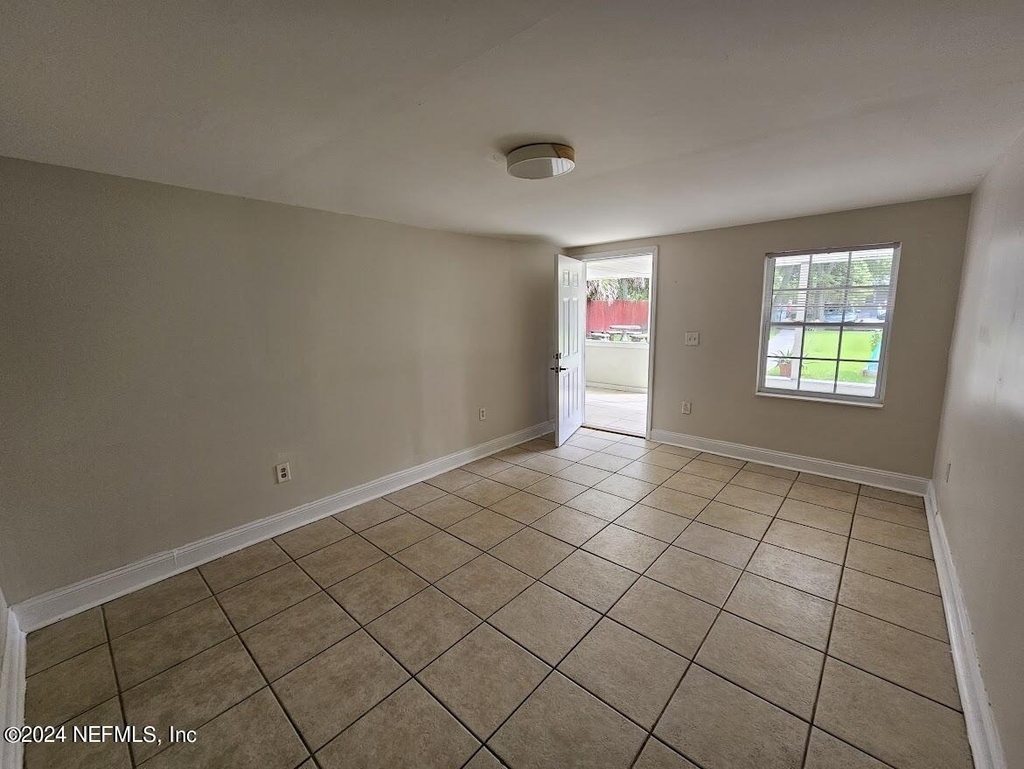 925 Phillips Street - Photo 1