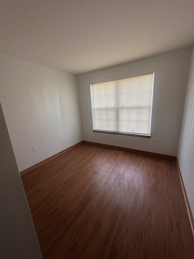 1942 Heron Avenue - Photo 9