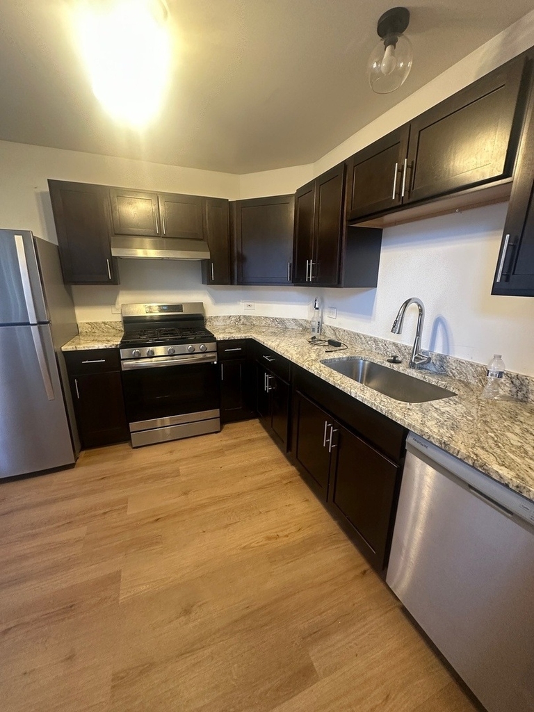 1942 Heron Avenue - Photo 5