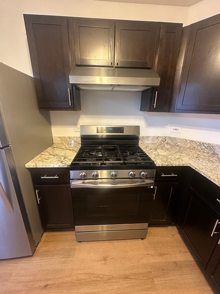 1942 Heron Avenue - Photo 6