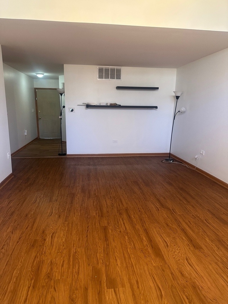 1942 Heron Avenue - Photo 3